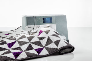Pfaff Quilt Expression 720 Special Edition with Bonus Accessory Feet Pack