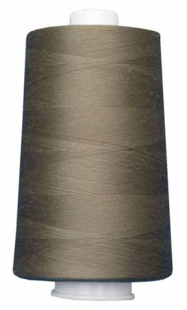 Omni Thread Polyester 40wt 6000yd (5486m) #3010 Sandbar