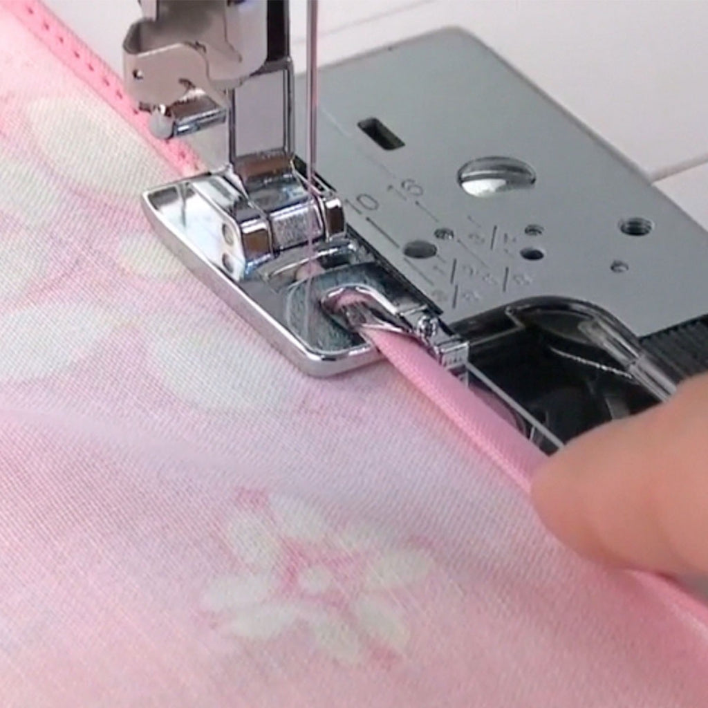 Singer - Foot Narrow Hemming (Rolled Hem) 2mm Snap On Presser Foot ...